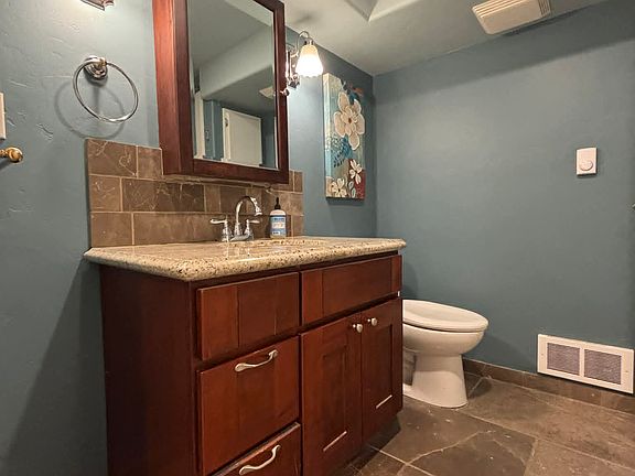 4th image of 130 N Franklin Ave #3