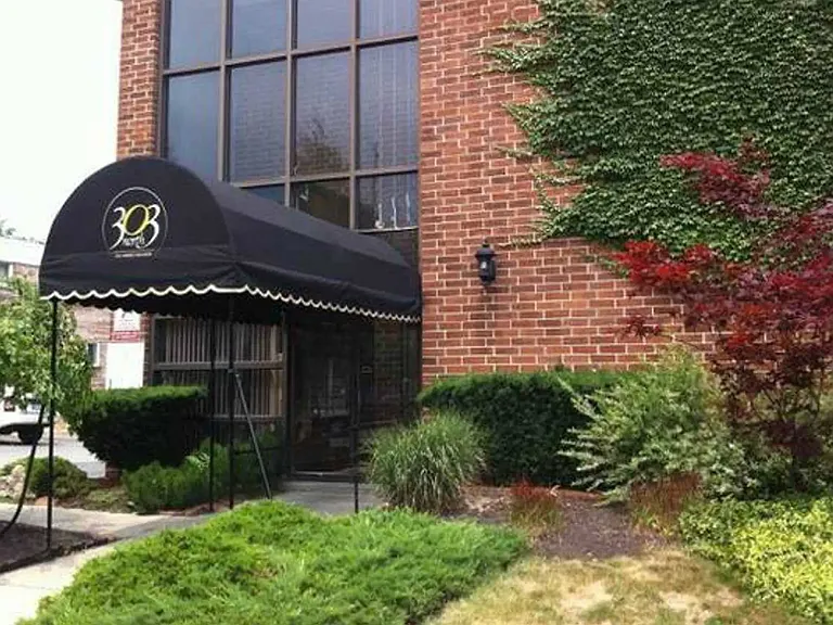 Corporate Manor Apartments — Photo 6