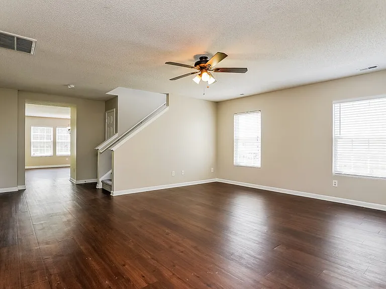 1101 Tellis Dr — Photo 5