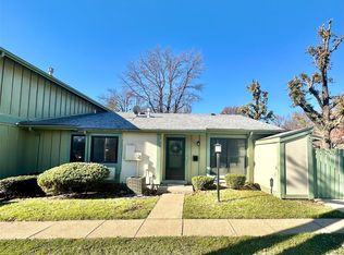 11118 Whispering Oaks Dr, Saint Louis, MO 63136