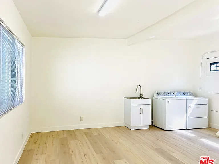 926 N Pass Ave — Photo 33