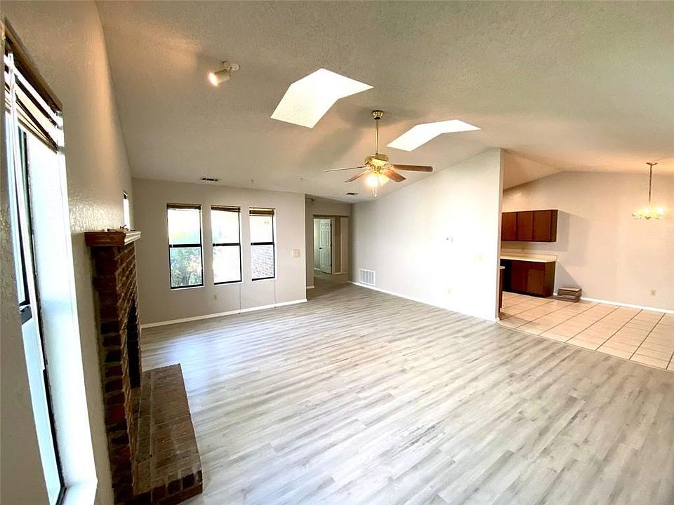 1st image of 3511 W Wood St