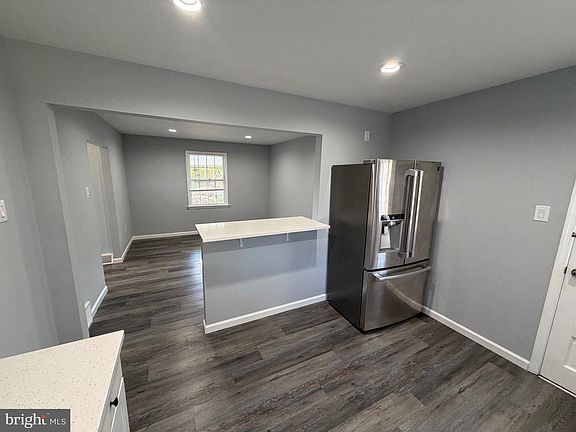 5th image of 687 Bristol Rd