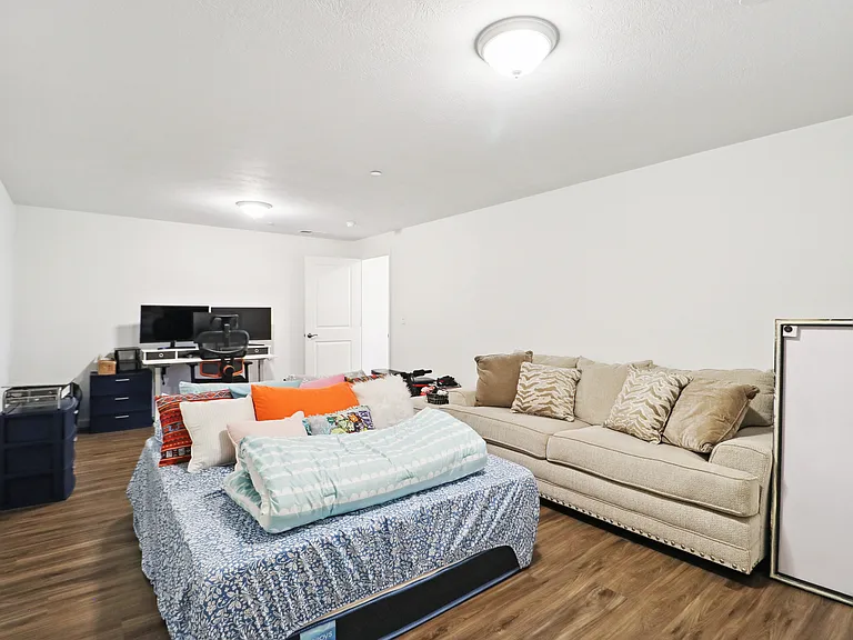 414 Walnut Ct — Photo 18