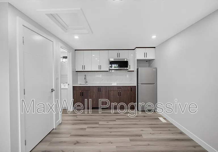 10821 112th St NW #1 — Photo 25