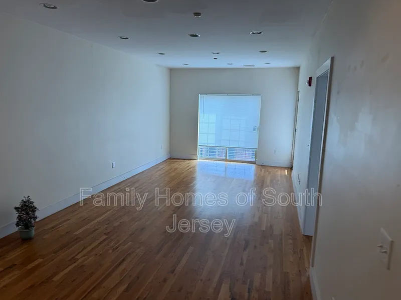 1315 N 15th St — Photo 2
