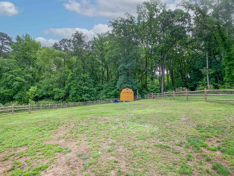 704 Pinecrest St — Photo 45