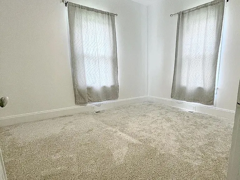 1709 E Glenwood Ave — Photo 8