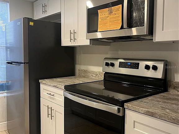 4th image of 4006 Barwood Ln #3803