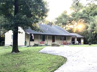 781 S County Line Rd, Carbondale, IL 62902