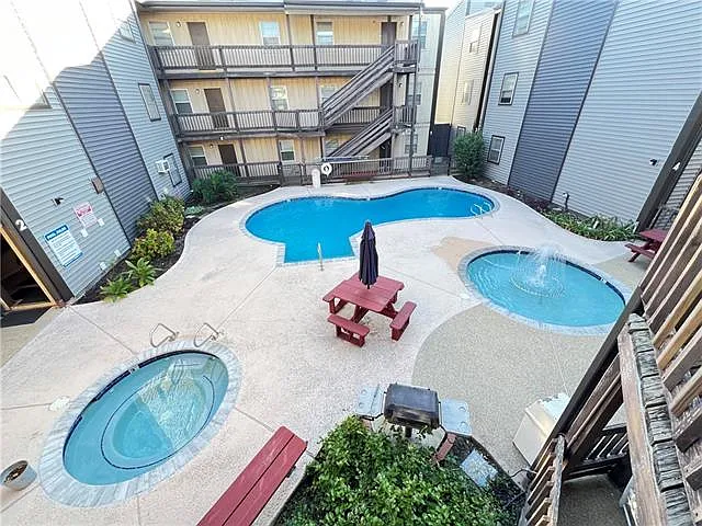 2 bed, 1.0 bath, 950 sqft, $1,250 — Photo 2