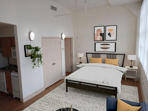 900 W Marshall St APT 209