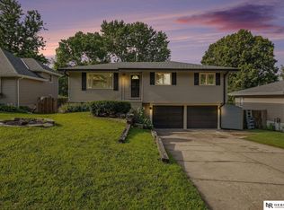 11429 R St, Omaha, NE 68137