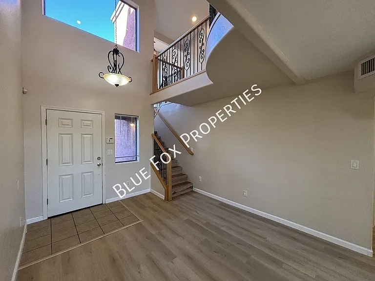 322 N Hasman Dr — Photo 7