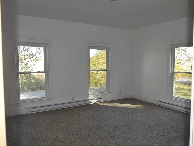 426 Davis Rd — Photo 4
