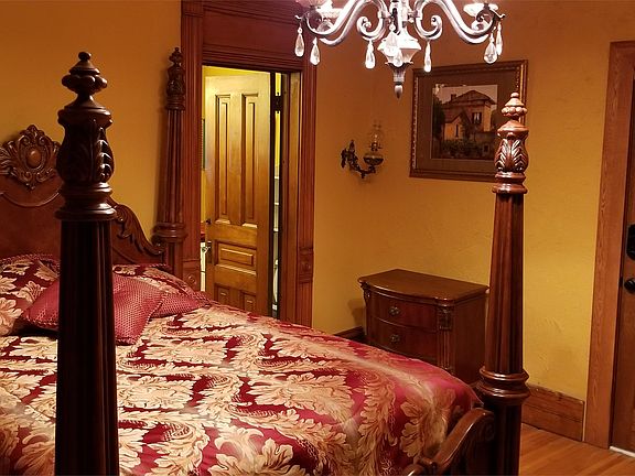Gold Suite