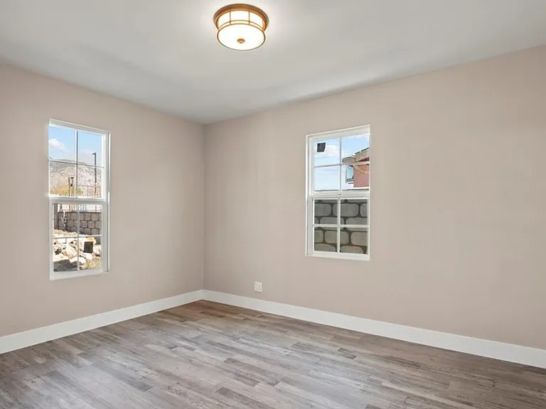 13573 Eldridge Ave — Photo 8