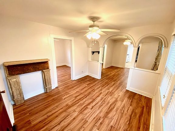 2nd image of 405 Garnet St