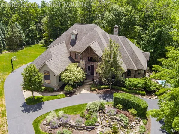 6265 Crest Forest Ct E, Clarkston, MI 48348