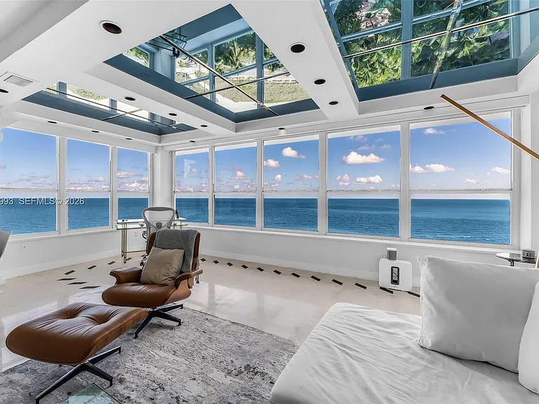 4925 Collins Ave #11E — Photo 4