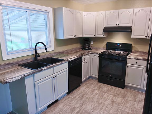 2nd image of 1757 W 21st St
