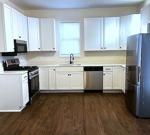 2nd image of 1810 Chestnut Ave W #1