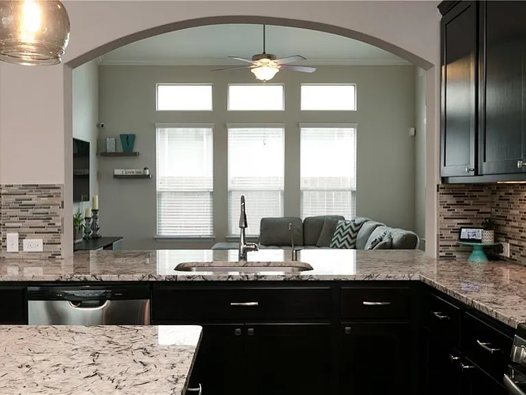 104 Auburn Cv — Photo 11