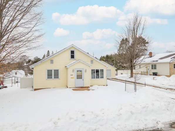 1309 N 1st Ave, Iron River, MI 49935