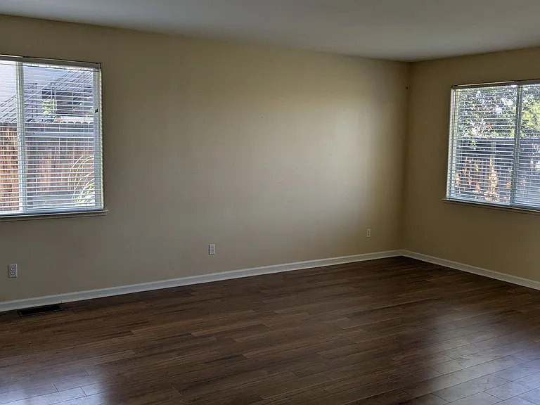 1534 Iratcabal Dr — Photo 8