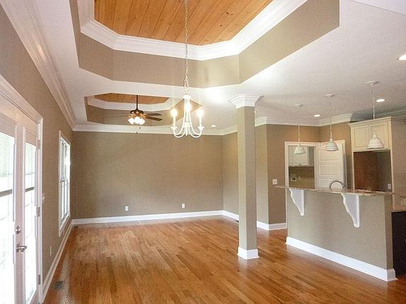 3rd image of 5027 Rose Garden Cir