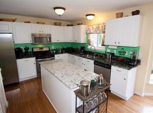 47242 Harbour Pointe Ct, Van Buren Township, MI 48111