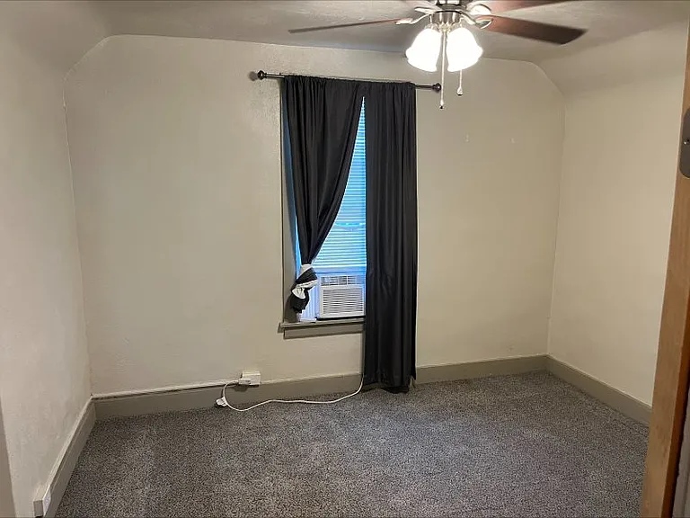 515 Bellevue Pl — Photo 15