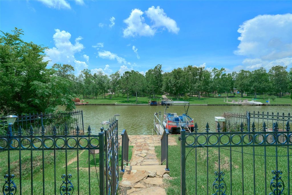 11503 Renaissance Dr, Montgomery, TX - More