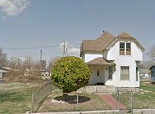 614 E 5th St, Coffeyville, KS 67337