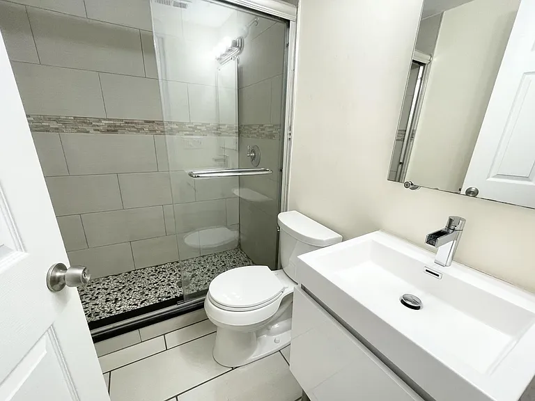 15 Sunset St #3 — Photo 3