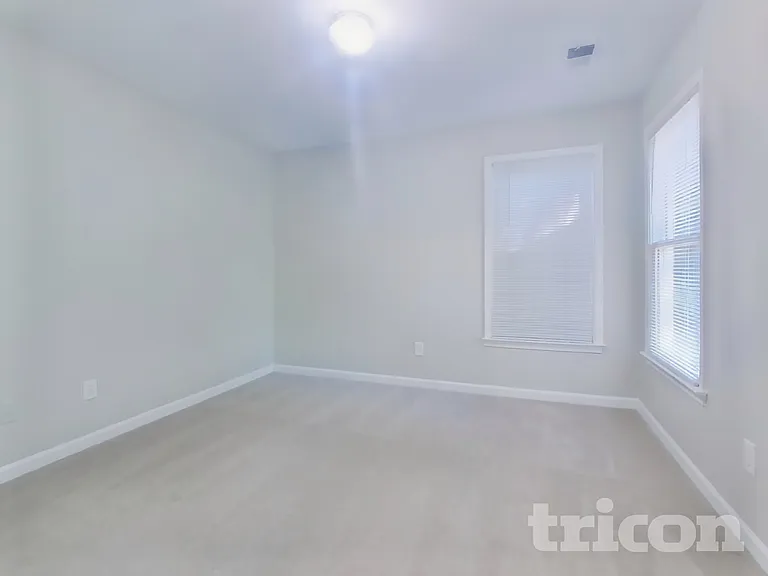 5024 Kendall Sta NW — Photo 11