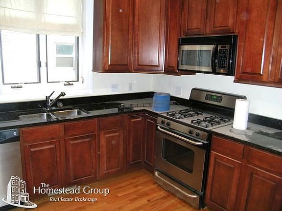 3rd image of 4325 N Ashland Ave #1R4325