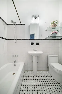 Sold by Nest Seekers International | media 6