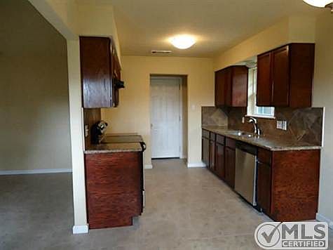 4th image of 1704 Brookhaven Cir