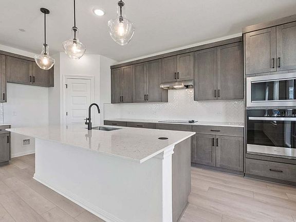 3rd image of 2725 Woodall Dr Unit 1804