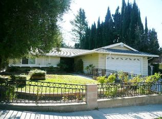 5332 Parkmor Rd, Calabasas, CA 91302