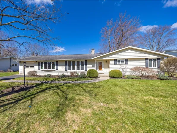 6 Leland Dr, Seneca Falls, NY 13148