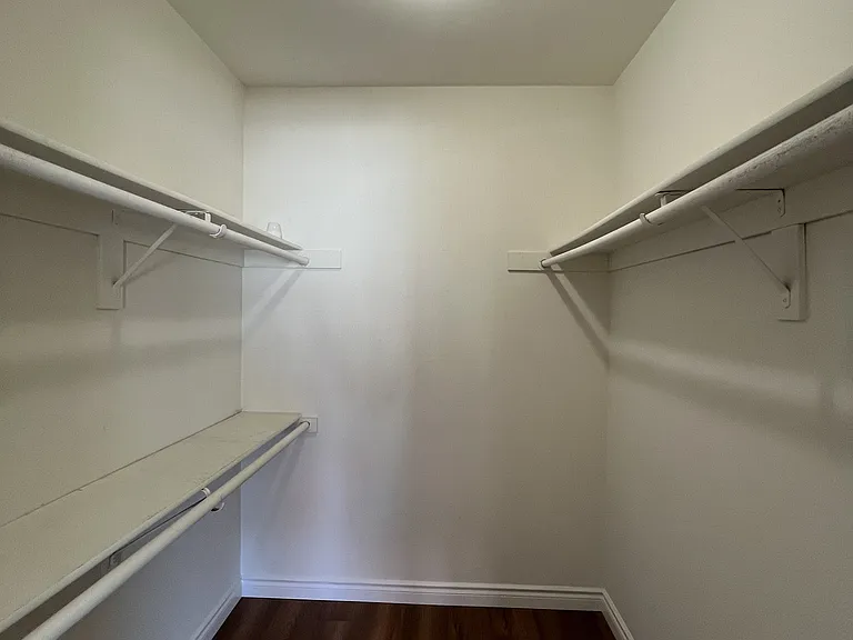 MSTR CLOSET
