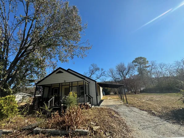 2006 S Lyerly St, Chattanooga, TN 37404