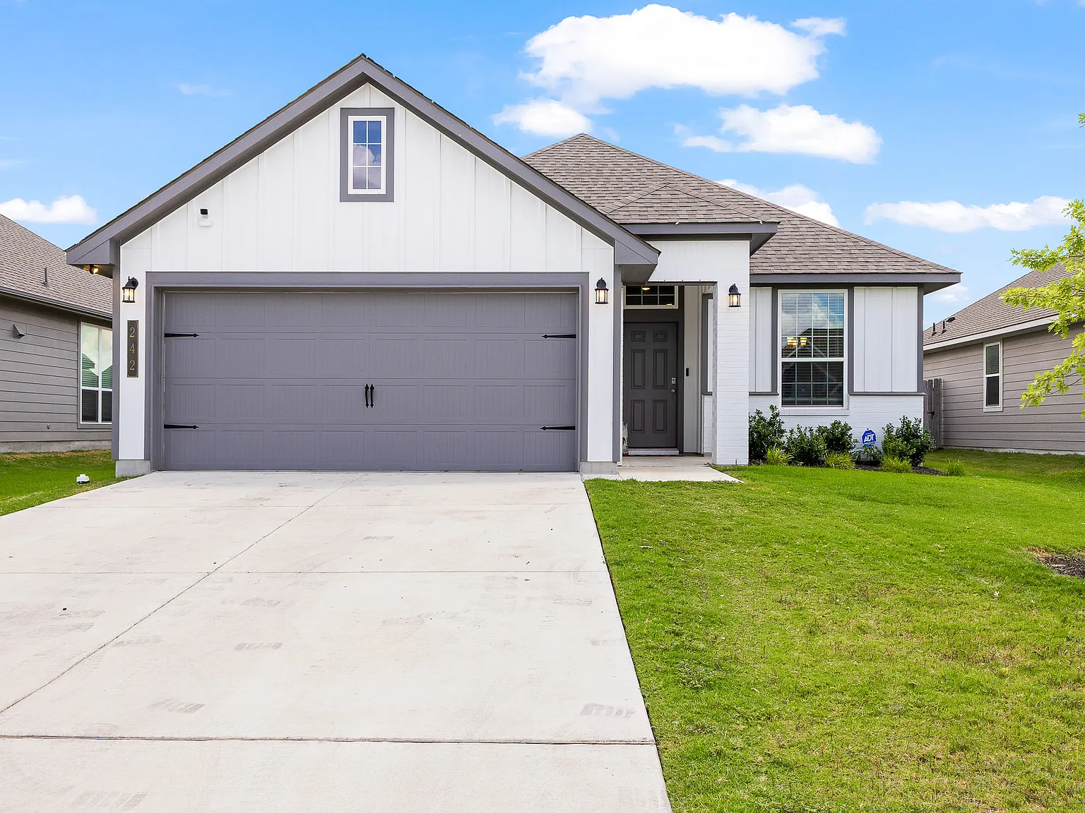 3 bed, 1447 sqft, $1,800 — Photo 1