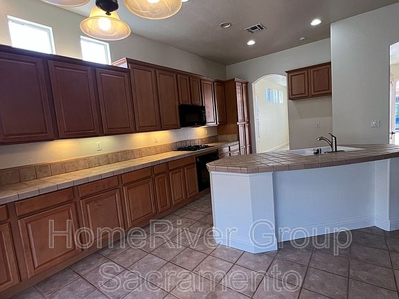 5th image of 780 Morningside Dr