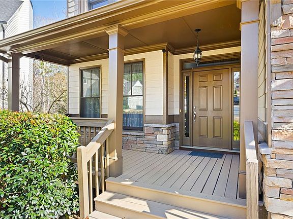 4th image of 334 Maple View Ct