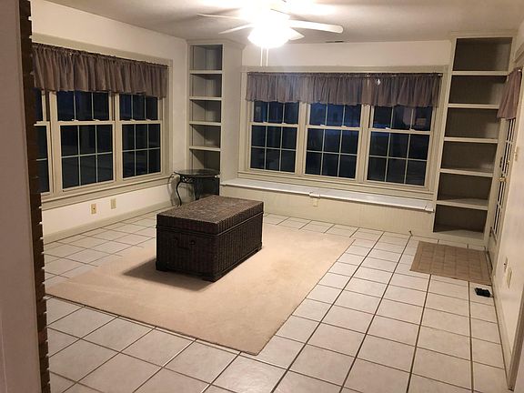 4th image of 487 Courtney Dr