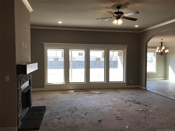 4th image of 13730 N 130th Ave E