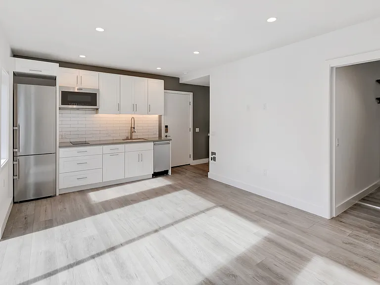 1357 Francisco St — Photo 5
